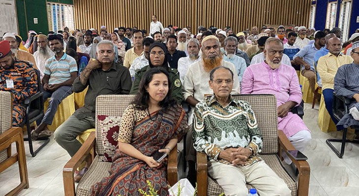 লৌহজংয়ে কৃষক কার্ড ও কৃষি উপকরণ সহায়তা বিতরণ কার্যক্রমের উদ্বোধন
