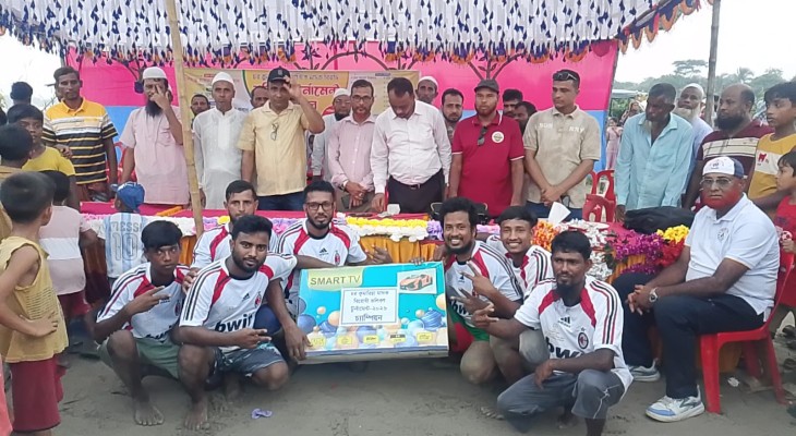গজারিয়ার চর কুমারিয়ায় ভলিবল ফাইনাল অনুষ্ঠিত